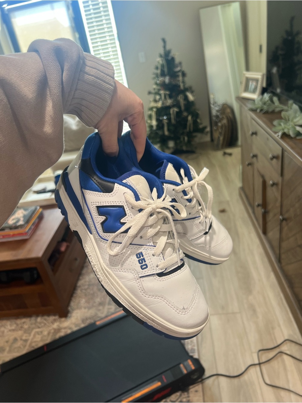 Men’s New Balance White & Royal Blue Sneakers - 550 Style